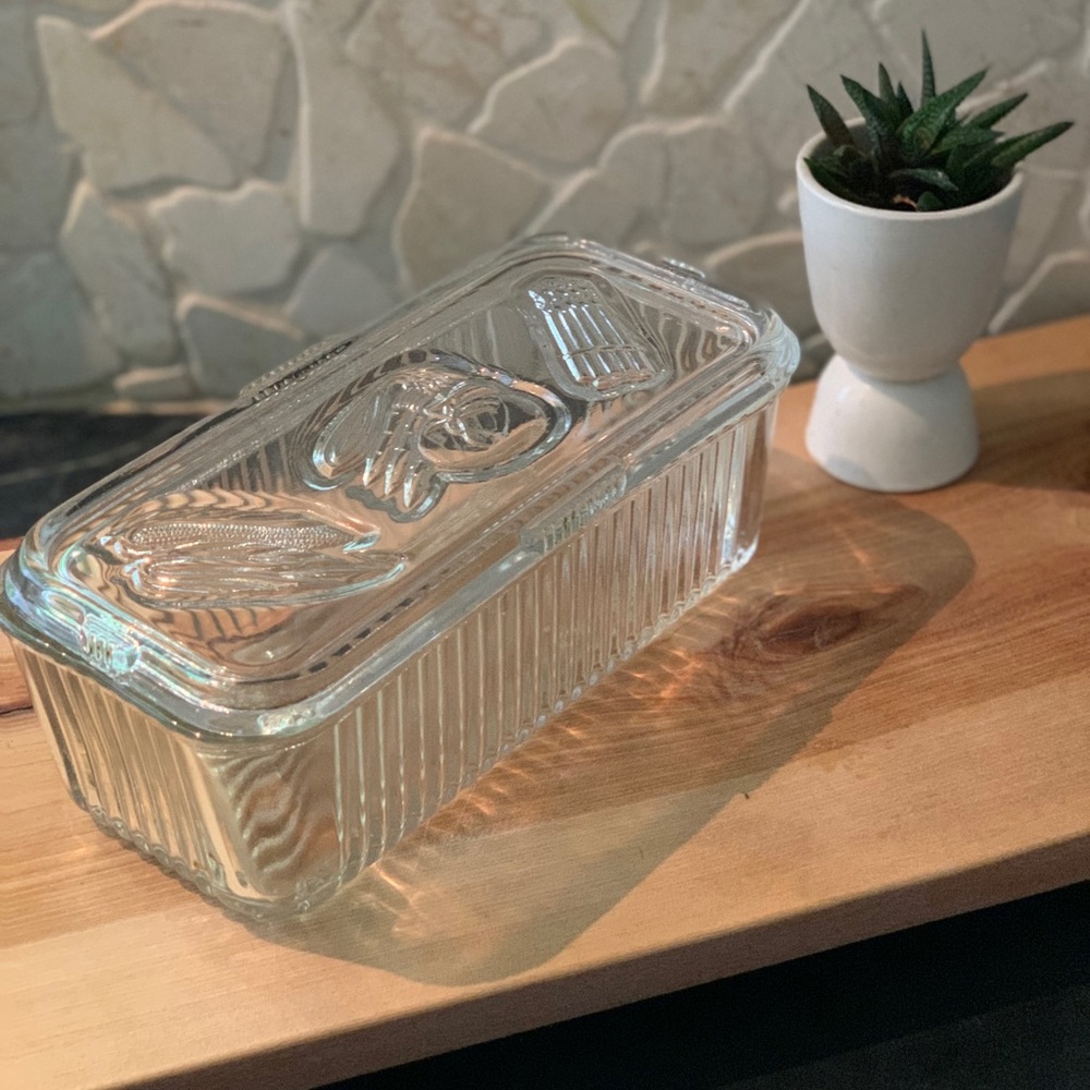 FEDERAL GLASS COMPANY | Clear Ribbed Glass Refrigerator Dish